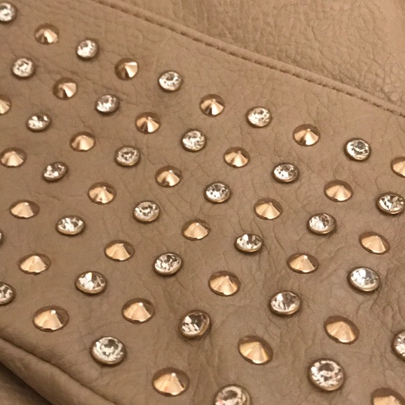 BRAND NEW Tan Purse-great storage and rhinestones - Picture 5 of 5